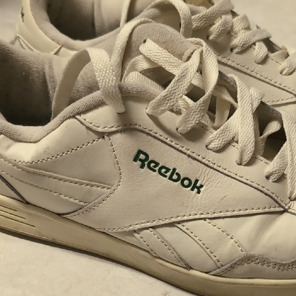 Reebok White and Green Sneakers - Picture 2 of 8